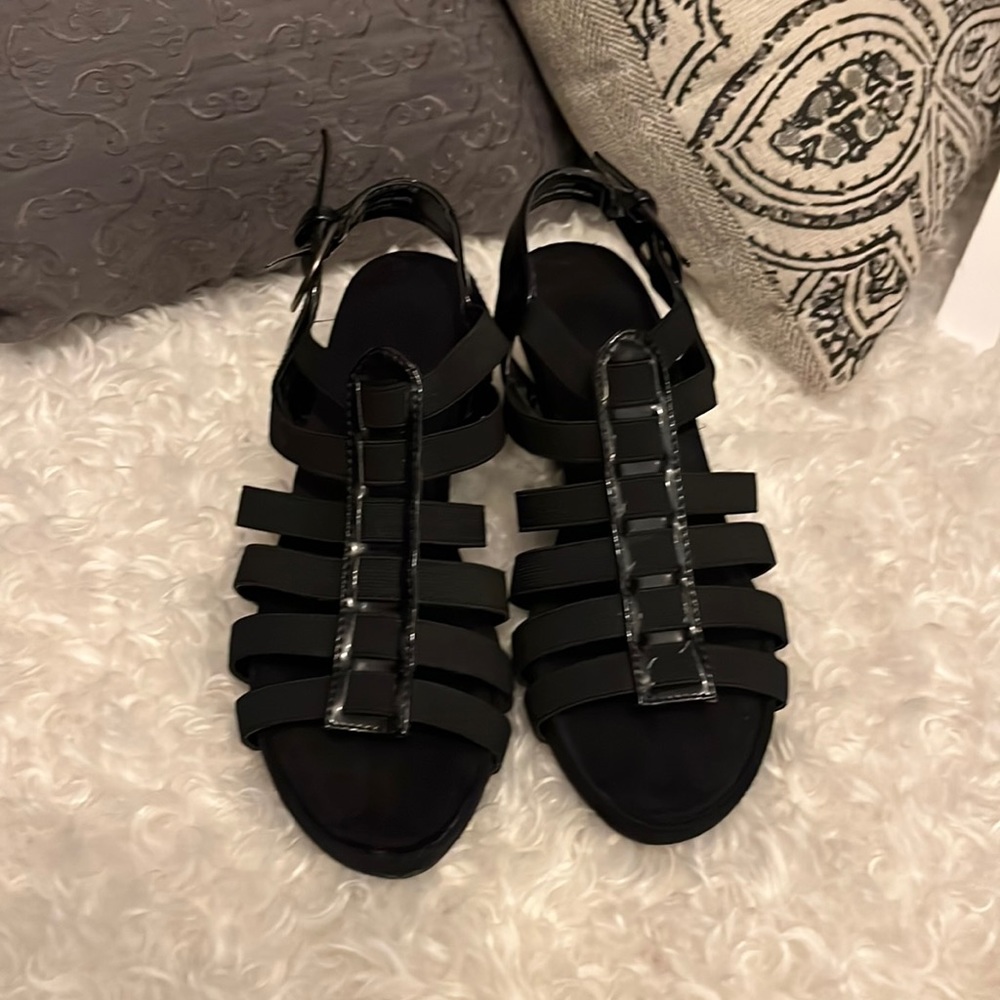 Aerosol Black size 8  sandal gently worn really good condition